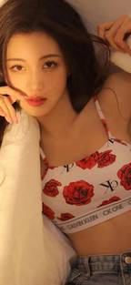 演员中村栞奈 