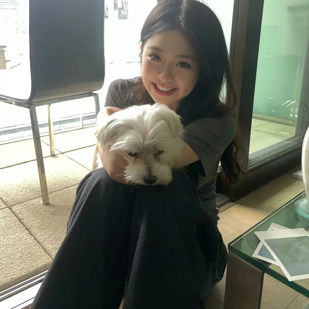 女孩海报